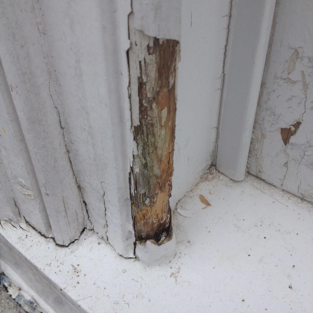 claytondecor's tweet photo. Exterior sash windows restored at a 300 year old house using repaircare &amp; Sikkens AZ! @DuluxTrade @Brewerspaints http://t.co/Vuwebef3GM