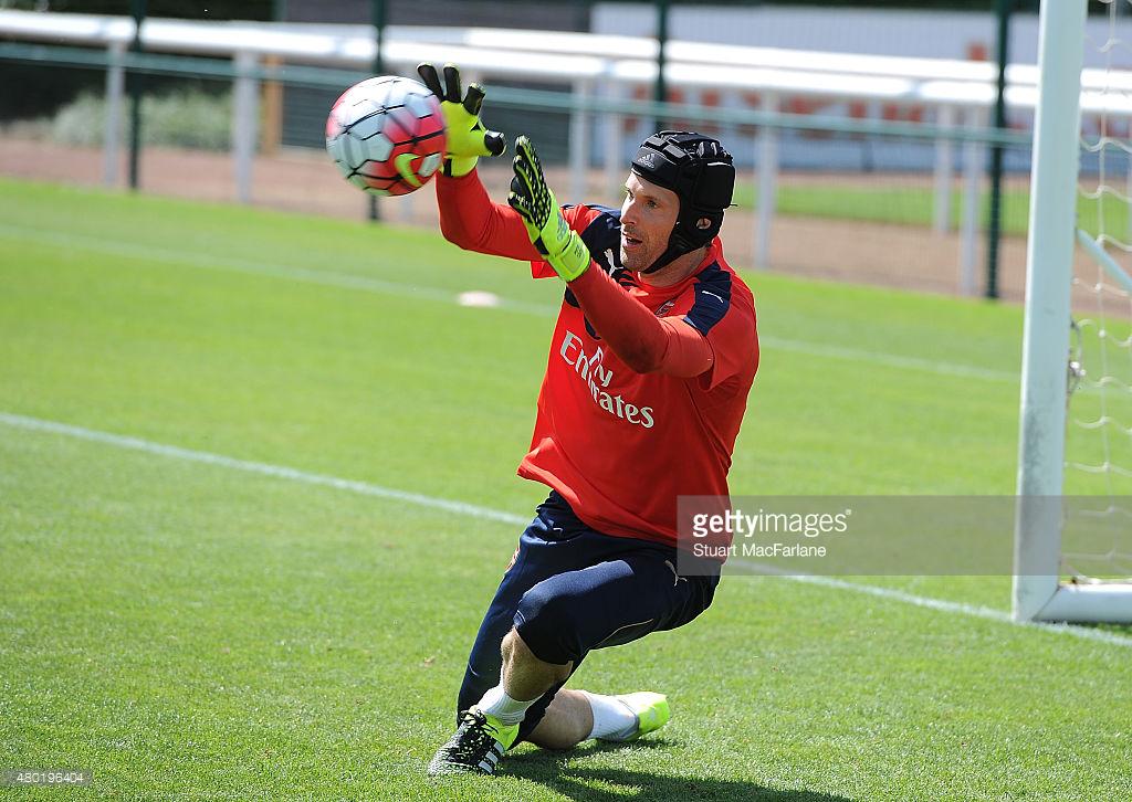 GettySport's tweet photo. Welcome site: New @Arsenal keeper Petr Cech arrives at training camp http://t.co/xfppn72sgu http://t.co/eriavgnqEZ