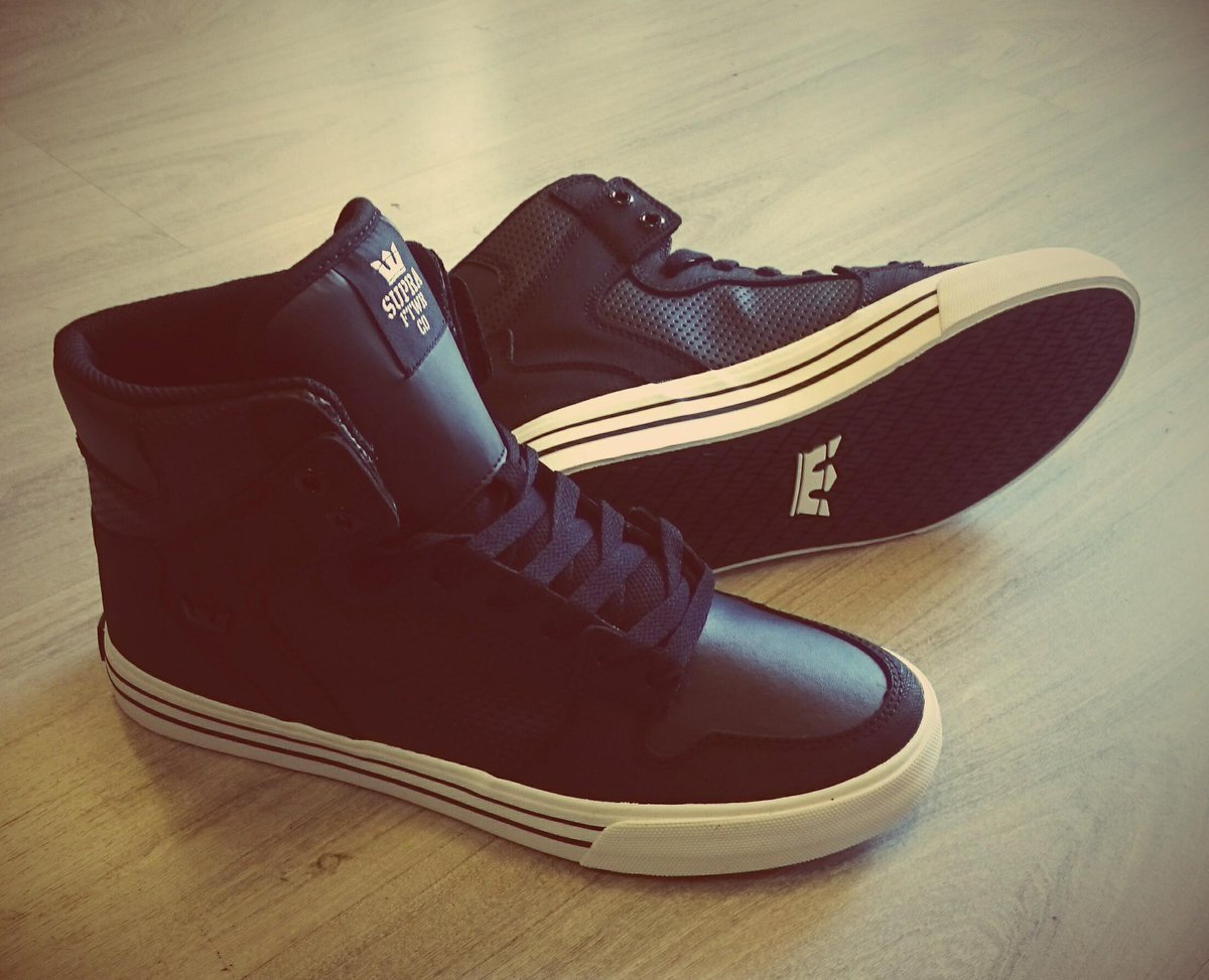 boyomode's tweet photo. dispo sur notre site http://t.co/45fPz6HZrV
Supra vaide #black #white #shoes http://t.co/KzbnpNNzdX
