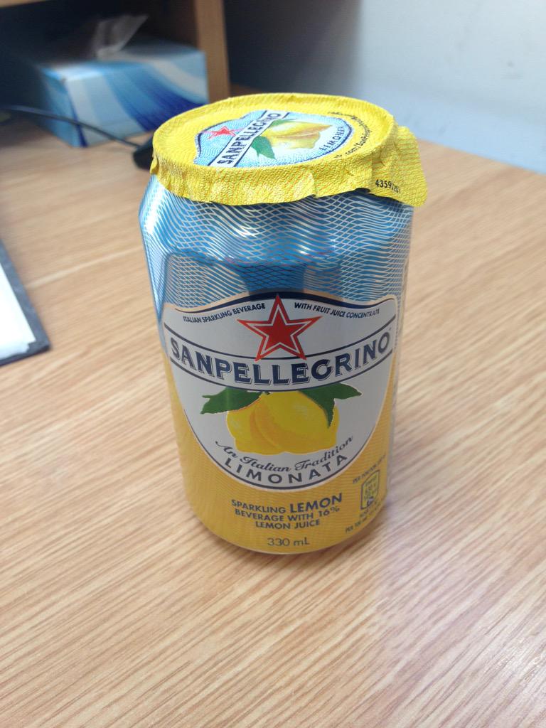 @SanpelFruit_US perfect refreshment on a warm sunny afternoon in the office 😋 #favourite #drink #refreshyourself