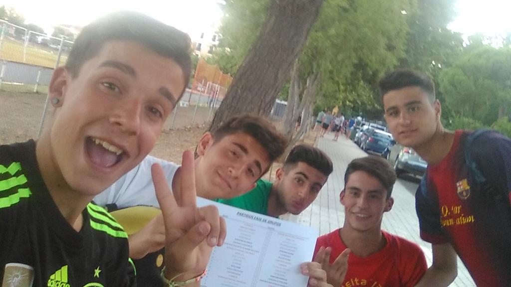 Baterdemunich24's tweet photo. Grupo B , primer partido a las 23:00 segundo a las 3:00 http://t.co/BxlAOEzEhz