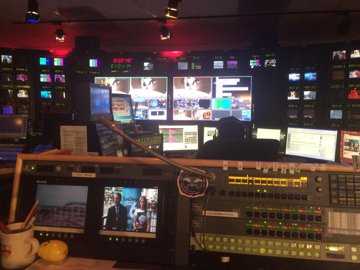 producer_kim's tweet photo. The view from the booth for @SanDiego6 Comic-Con coverage #SD6CC http://t.co/a35Yq5l9mw