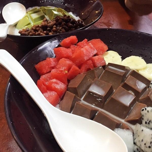 aroii's tweet image. เต้าหู้ววววเนียนนุ่มอร่อย เสิร์ฟพร้อมเกล็ดน้ำแข็ง...
🚩 ร้านเต้าหู้เย็นถังยี่ ม.ธนินทร ดอนเมือง
aroii.tv/r/1436529050