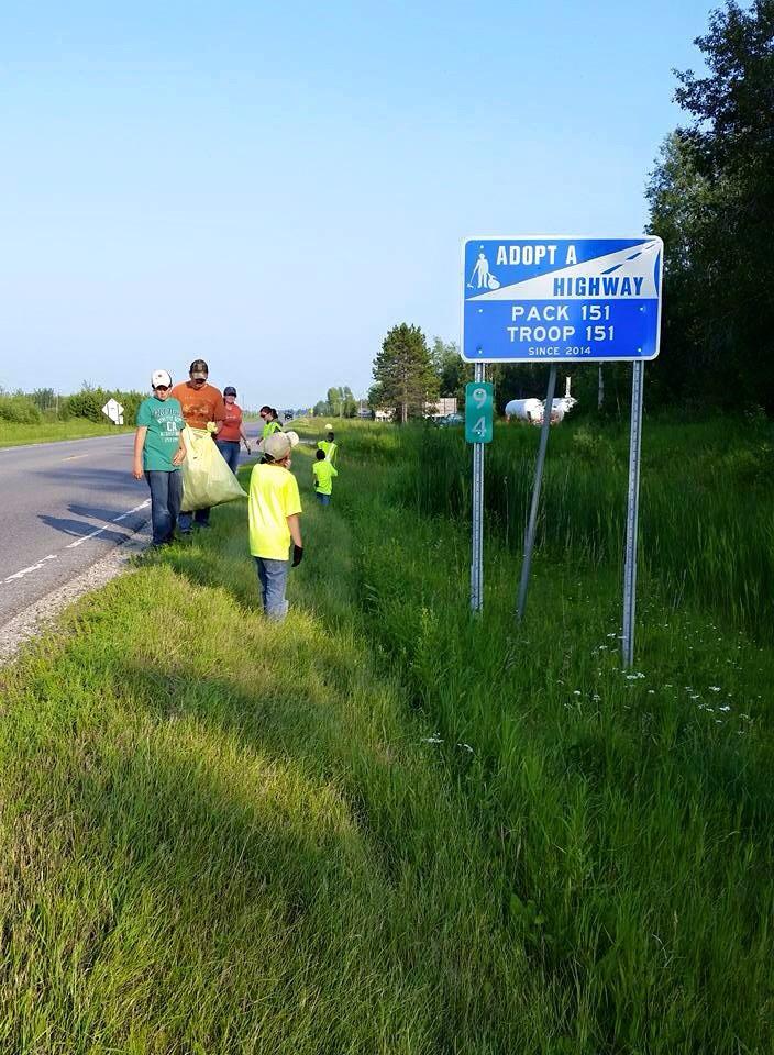 Cleaning ditches!  <a href="/thecubscouts/">The Cub Scouts - BSA</a> <a href="/nlcbsa/">Northern Lights BSA</a> <a href="/mndotnews/">mndotnews</a> #service #conservation