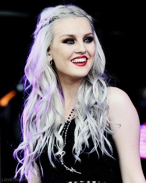 I want to wish this gorgeous girl named Perrie Edwards a very happy birthday!      
