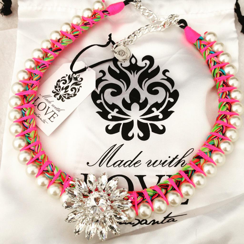 CrisTierraSanta's tweet image. Llenos de color!!! @CrisTierraSanta @Atachiac #complementos #accessories #ModaeEstilo atachiaccessories.com