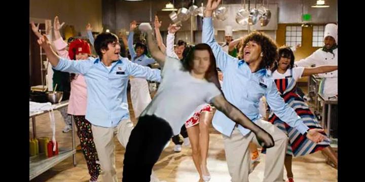 DMDiarios's tweet photo. Harry y su aparición en High School Musical😂😂😂😂👌👌🙈 #OhNoHarry 
-Styles http://t.co/xgfxu8FYrl