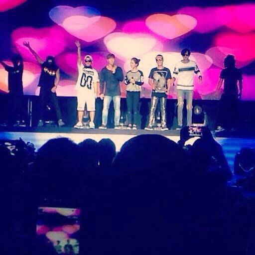 runningjanet_'s tweet photo. My everything #RM5thAnniversary #RaceStartMY http://t.co/VMhVkMX4Gk