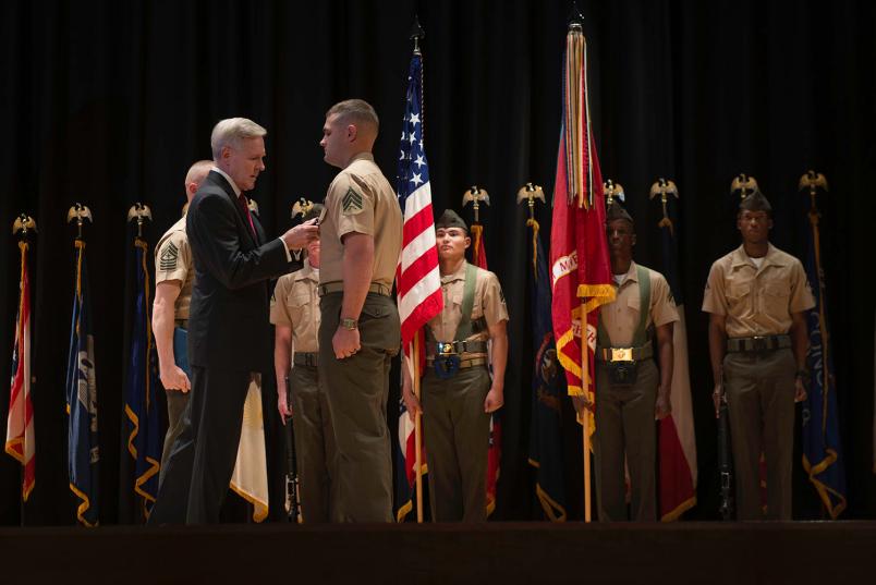 #ScoutSniper instructor about <a href="/SECNAV/">Secretary of the Navy John C. Phelan</a> awarded Navy Cross “you rely on teammates, training” ow.ly/PrzbG