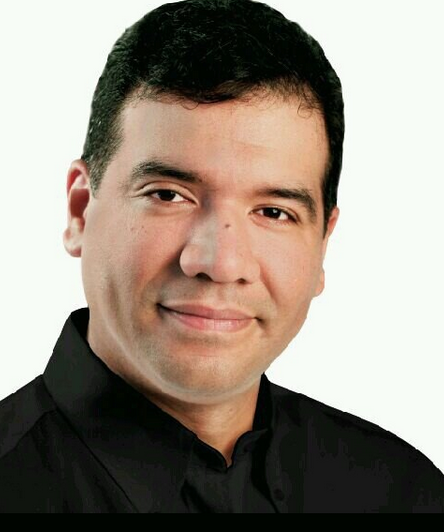 EddyVasquezWao's tweet photo. Según un estudio las personas con "Nariz Grande" son Egocéntricas. Que pensara @Charliewao de esto? http://t.co/jH1RTrm2tx