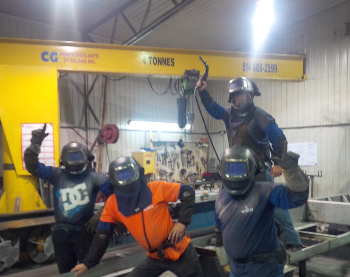 Luke_SMASH's tweet image. #transformthegrid #lootcrate super welder pose