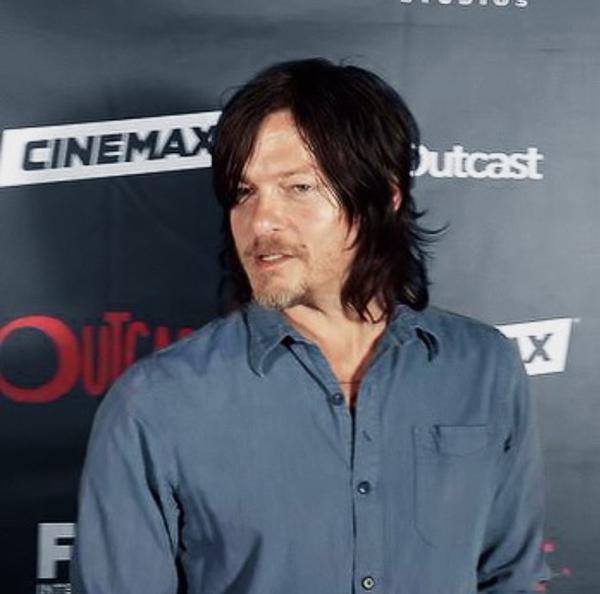 JillHarris69's tweet photo. One more bundle from #WireImages. #SDCC #Outcast #NormanReedus @wwwbigbaldhead http://t.co/l2tQULJrPK