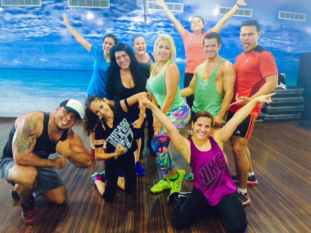 cardioextremoLA's tweet photo. La familia #CardioExtremo
No esperes más y consigue tu pase individual gratis. http://t.co/8a8Ih1gopO