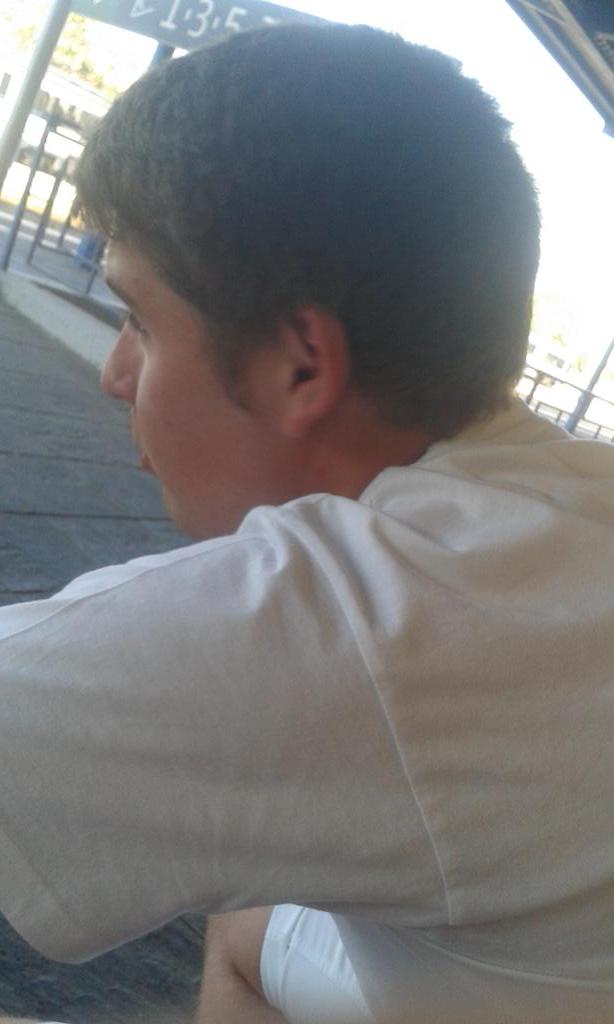 diego96_agro7's tweet photo. Que monton de aviones #jaimo#estaciondetren jajaja http://t.co/tcxnuWQZsg