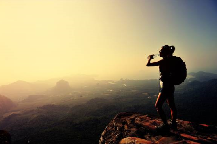 OGIO's tweet photo. Follow these tips from OGIO on food and drink that will fuel your body during a long hike! http://t.co/cg3Grbl355 http://t.co/jxYF2FJNly