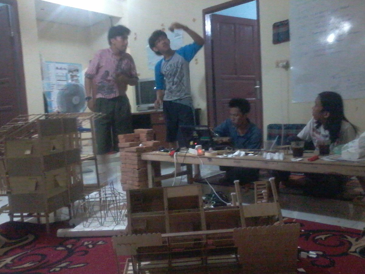 arkomks's tweet photo. semangat yah kalian http://t.co/XRIWPjt4x3