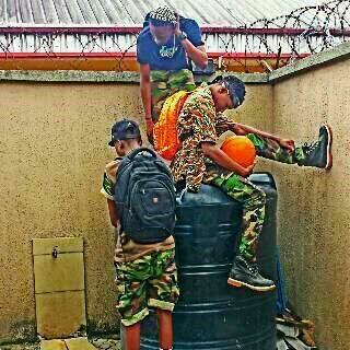 itz_king_leslie's tweet photo. Call dem po http://t.co/kxyoda1VGR