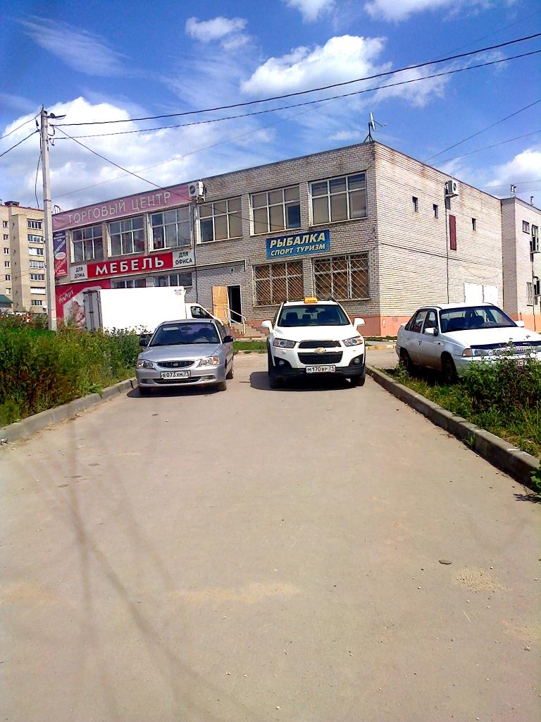 nadusha260990's tweet photo. @amoaleksin71 , @GruzdevVladimir 
Парковка в проходе д.132в ул.Тульская.Пройти с коляской и с сумками на возможно! http://t.co/TxQ7upZdK9