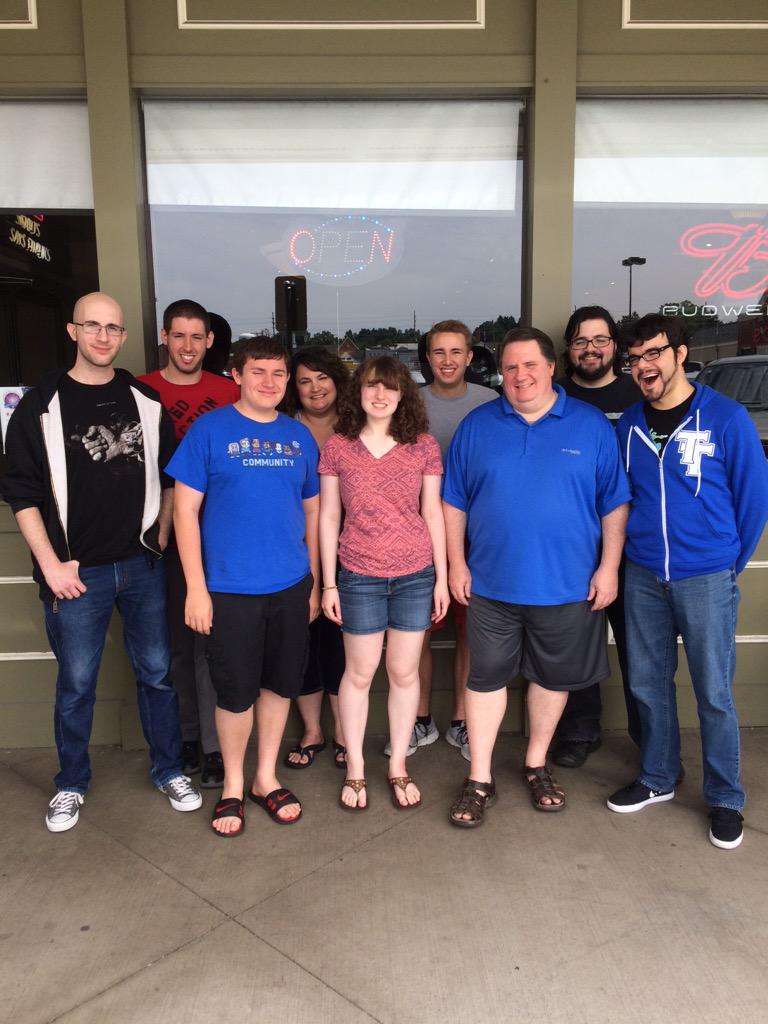 TheWilliamsCon's tweet photo. End of#WilliamsCon @SCJecktor @RobbieHoodLV5 @thesavhn @Bill3ffinMurray @DontBeAJackass @ZlorbForSure @RayNarvaezJr http://t.co/AZHl5DJdQa