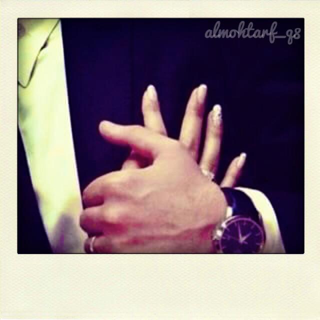 almohtarf_q8's tweet photo. أُخاطبُ تلك الأنفاسِ وفي عشقي لها محبةٌ
فقالت أأنت تكلمني .. فأبتسمتُ قائلاً
أما يكفيكِ تلك السنينِ بكِ ...✒️أكتبُ http://t.co/SLIcsDxCrw