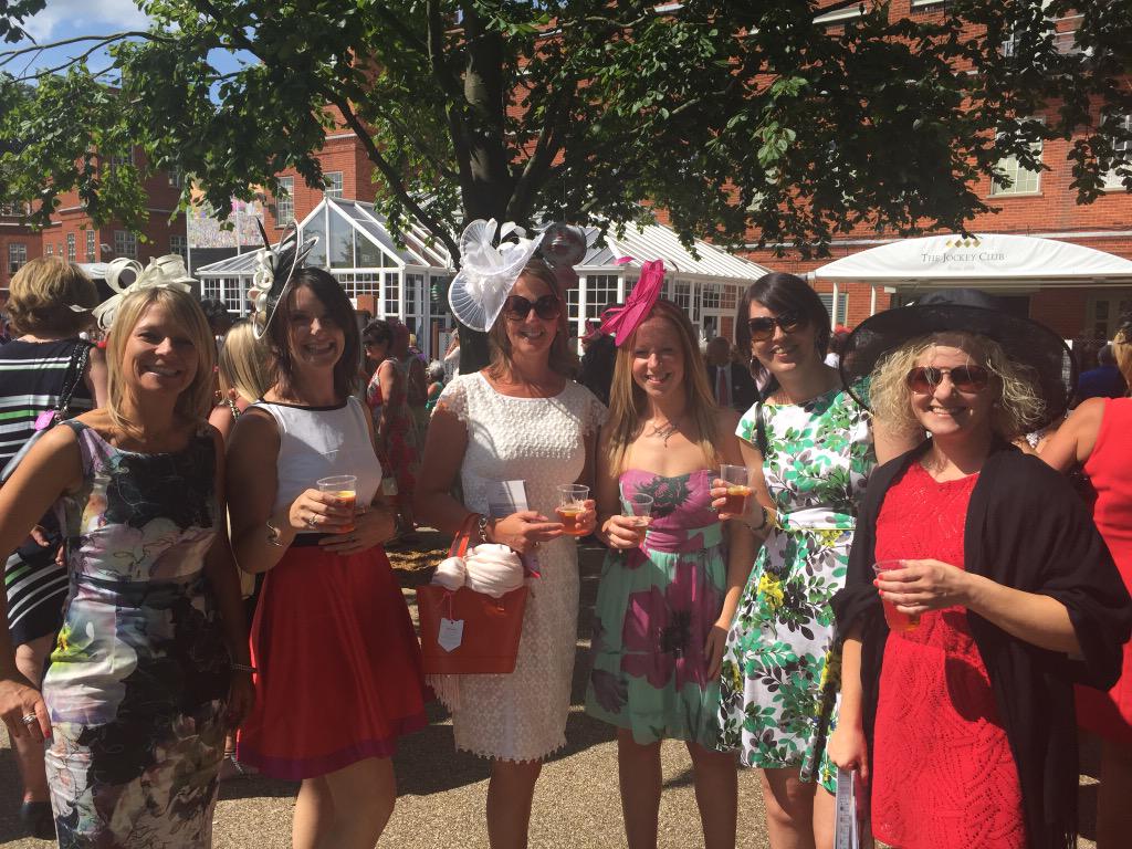 AnnaHarveyHR's tweet photo. PBLS @NewmarketRace Ladies Day #cannotwaitfornextyear @lloyd_mail @ginibee123 @VMP_2013 @DixonPhillips09 http://t.co/ThtL0nRb7h