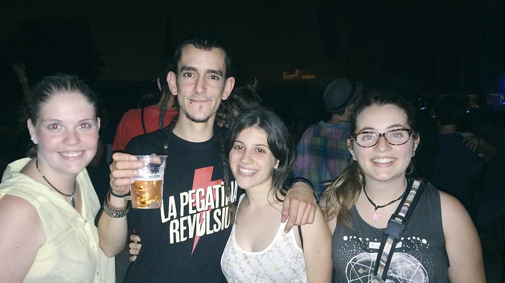 #moltfans dels teus moviments 🔝 <a href="/Vadebogrup/">VADEBO</a> <a href="/Tess395/">Tess</a> @AldaraSLA #lapegatina #vadebo #concertvivers