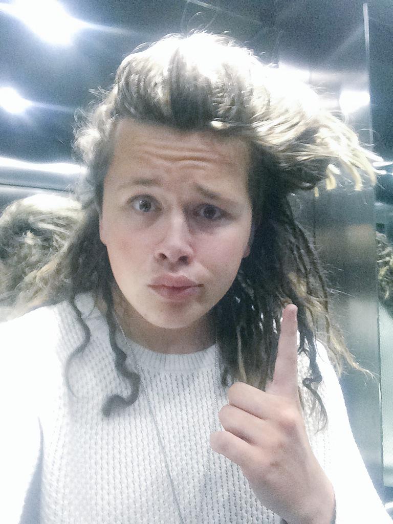 LukeFriendMusic's tweet photo. SOOO #FriendieFriday imma show you a song idea I came up with today  and tell me if I should write the rest?? ❤️❤️🙊 http://t.co/D0xUZaa7h5