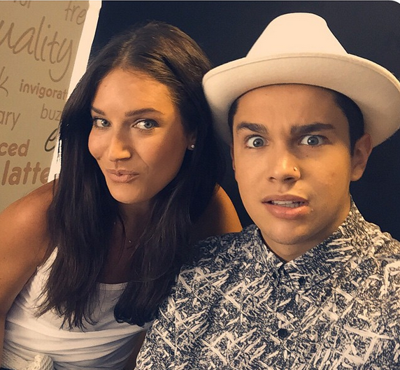 ProyectoAustinM's tweet photo. Austin junto a la Maquilladora @MarniDanielle hoy en NY | MrMore http://t.co/TwpgBXY0xG
