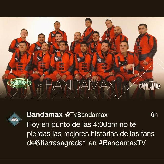 patopatlan91's tweet photo. No se pueden perder las mejores historias de las #FansTS por @TvBandamax @christiansol25 @elpollots1 @cesarnavarroa http://t.co/bMlqX4z7iR