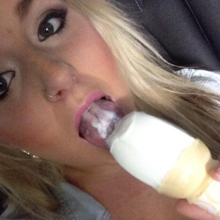 gretaonfleek's tweet photo. White girl💁🏼 http://t.co/gpq4BwbB8O