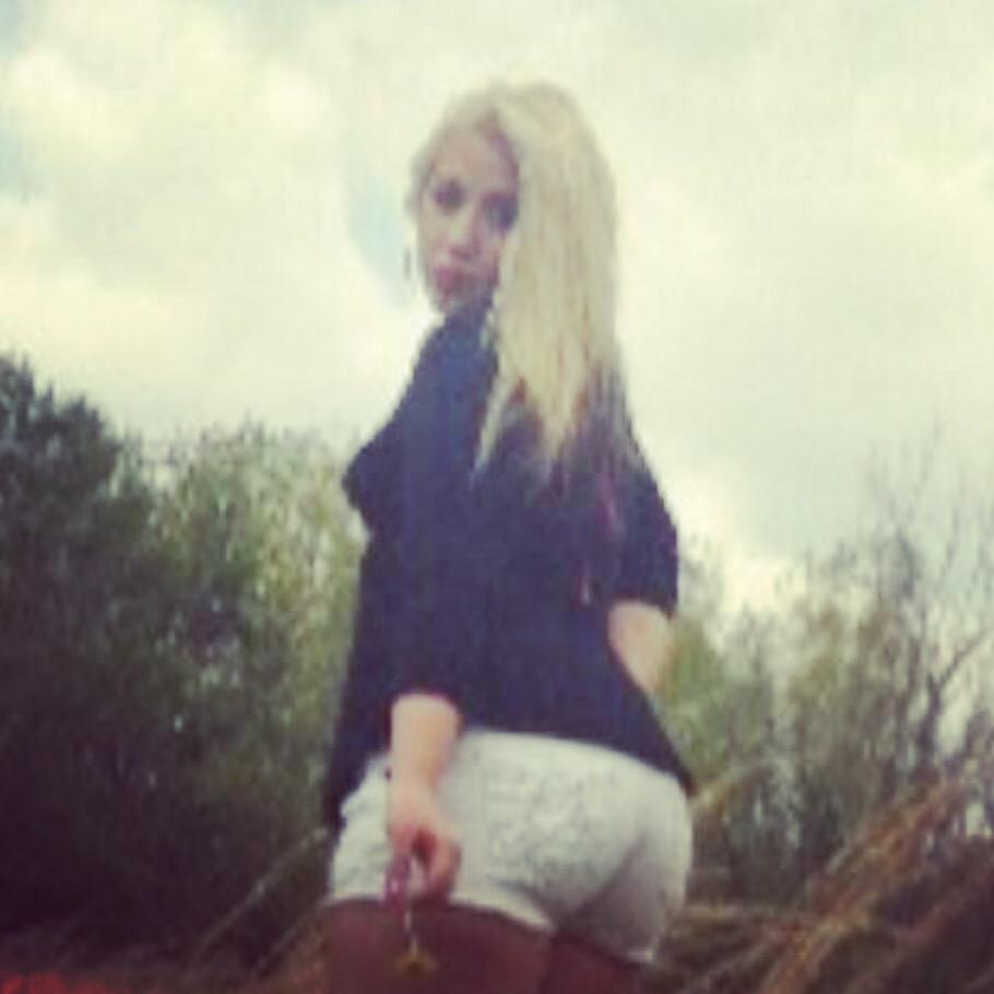 gretaonfleek's tweet photo. White girl💁🏼 http://t.co/gpq4BwbB8O