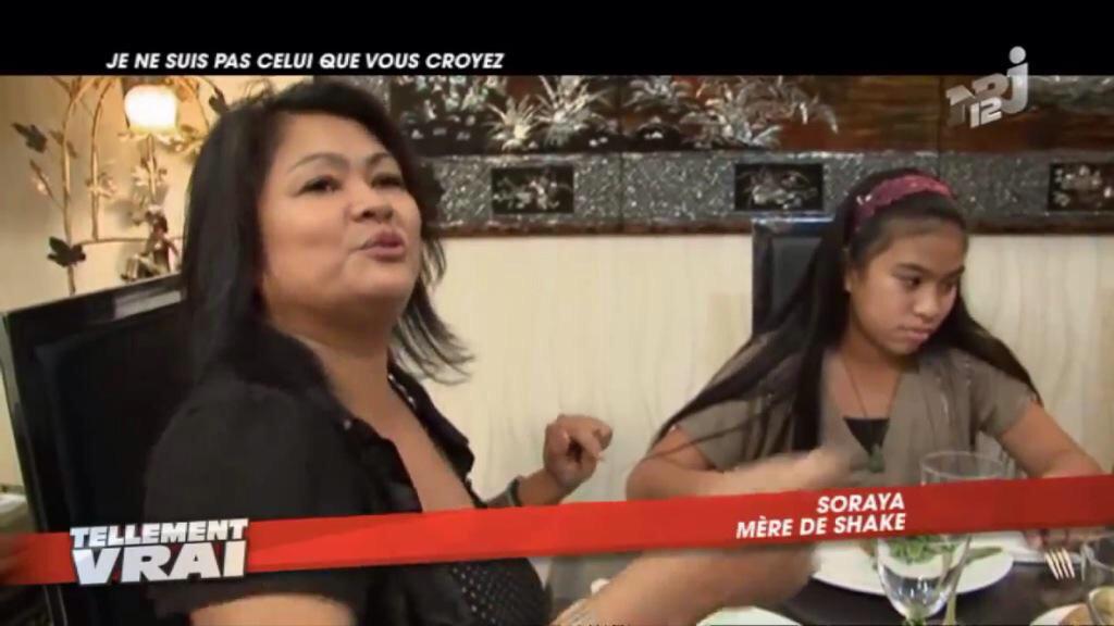 Tanguy9723001's tweet photo. "Je suis un gigolo" Mdddr trahison regarder la vrai prénom de sa mere 😂😂😂 #QVEMF4 #QVEMF http://t.co/HeCOAlJQNe