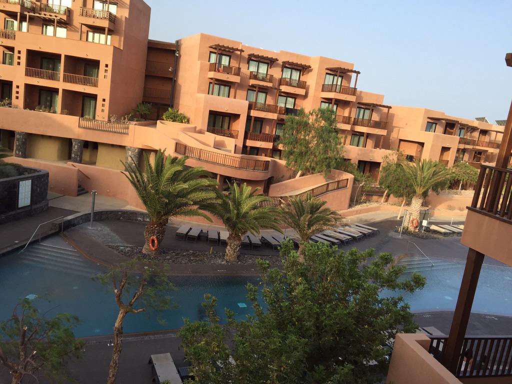 madisonm1102's tweet photo. La vue de la chambre, le paradis 😍☀️ http://t.co/eg0j74obQ1