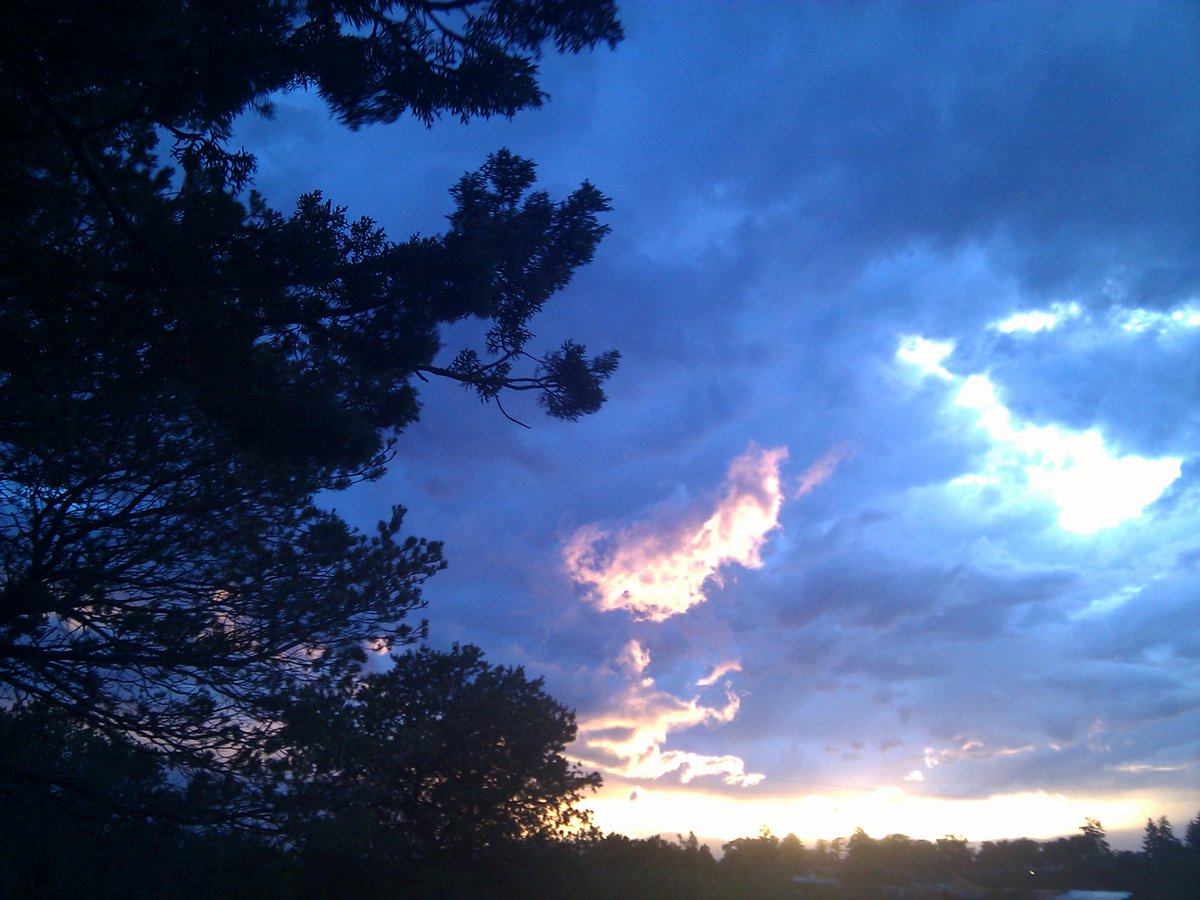 Janet_Lyn's tweet image. Beautiful mountain summer skies after the storm. @NewMexico #dancingintheclouds
