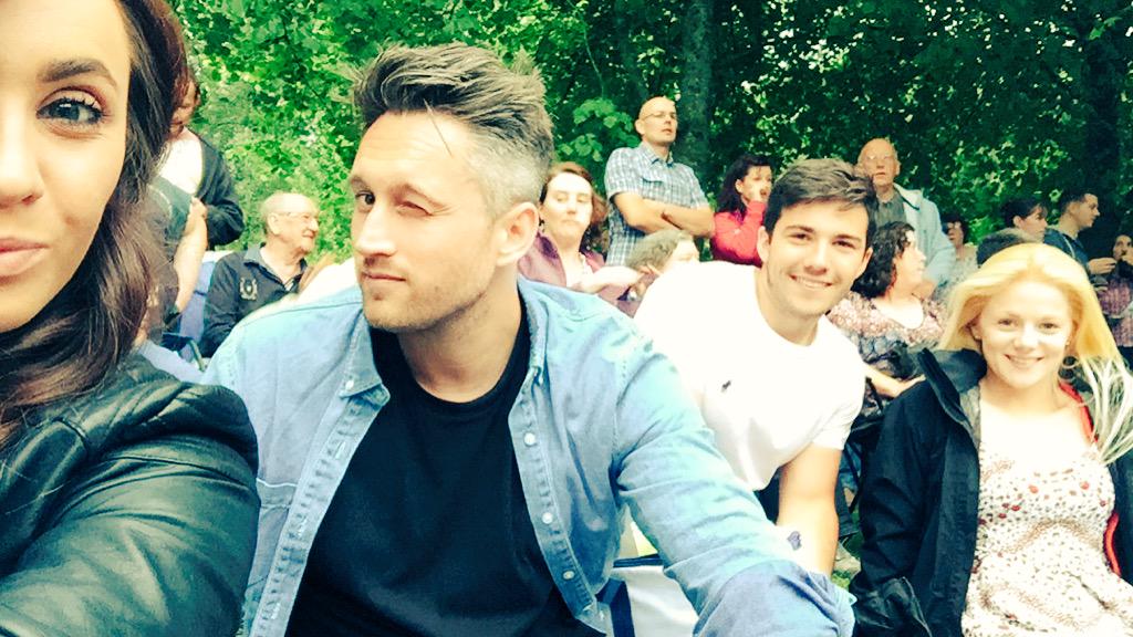 ckwright1's tweet photo. Fab Time for play in the park tonight 👫👫👫 @TheDukesTheatre @WilliamsonPark #lancaster #olivertwist #play http://t.co/6IBdXTJvth