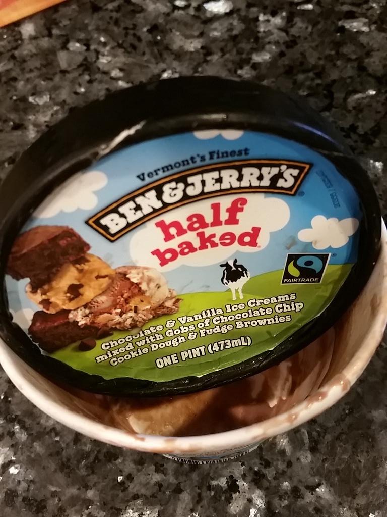 frenchwitharino's tweet photo. Christian just finished off my hidden icecream 😠😠😢😢#veryveryangry http://t.co/BYaQe3xMqC