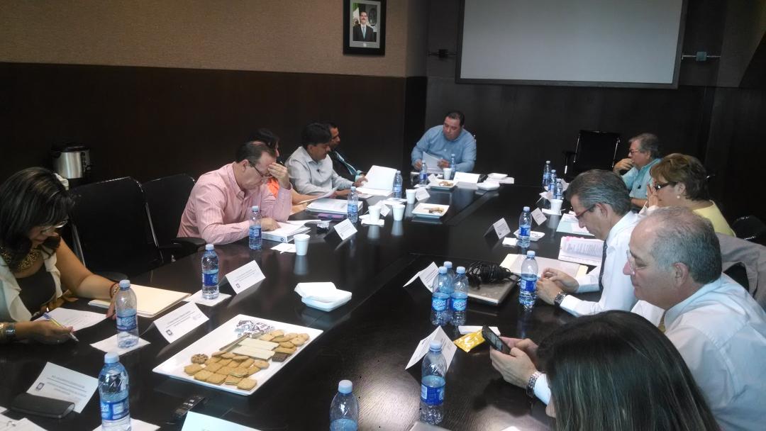 COVESSONORA's tweet photo. Presenta @Galope_7511 Resumen de Acuerdos Aprobados de XI Junta de Gobierno de COVES @JesusAlopezz @luisplascenciao http://t.co/N76yYcAAQY