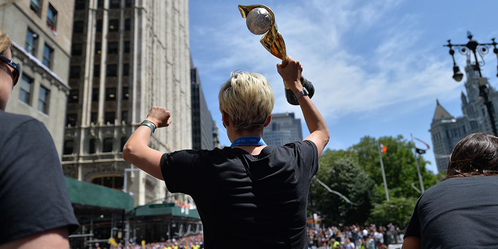 GMA's tweet photo. The history making ticker-tape parade for the World Champion @ussoccer_wnt: http://t.co/tjcr4mFW73 #USWNTParade 🇺🇸⚽️🏆 http://t.co/RyYWjgJikO