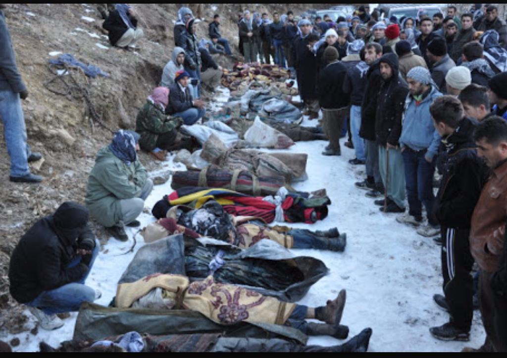 Yehovabenim's tweet image. Uzuuuun uzuuunn mezarları olan halklar tanıdım ben. 

#DontForgetSrebrenica 
#RoboskiyiUnutma