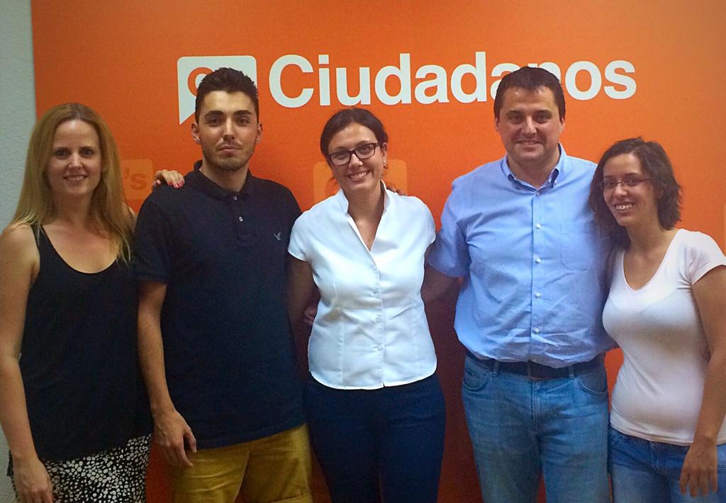 vsanmcs's tweet photo. Aquí estamos la recién constituida Junta Directiva de Agupación @CsMadridCiudad en Moratalaz ¡Únete a #CsMoratalaz! http://t.co/BOauXIOKns