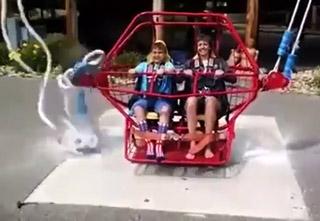 ReShareNow's tweet photo. Kid's Life Flashes Before His Eyes When Ride Breaks - http://t.co/guD8FVuzDO #Stories http://t.co/H1S1SLuNt8