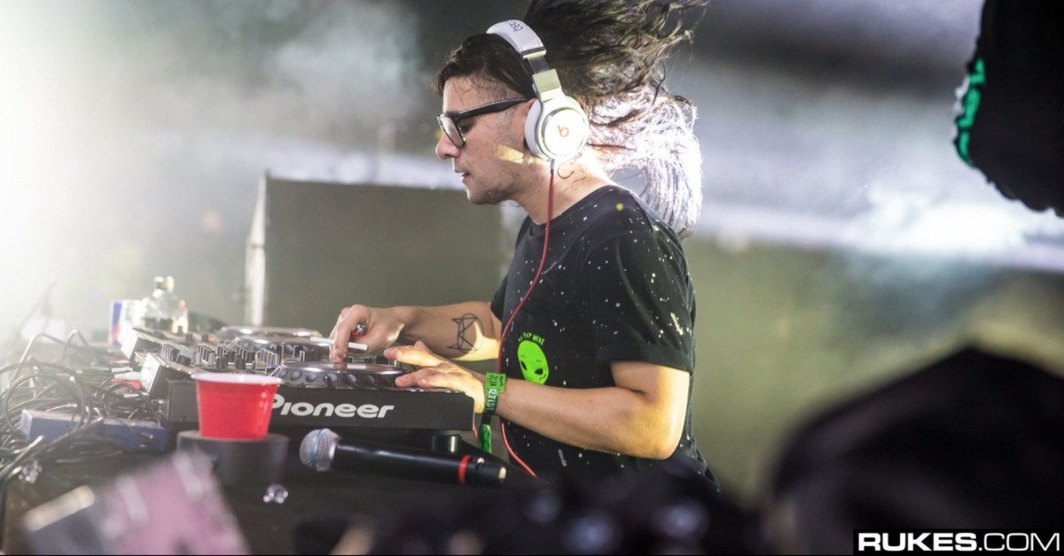 TheEDMNetwork's tweet photo. .@Skrillex Dishes On EDM, Fashion &amp; The Albums That Changed His Life http://t.co/wzxrhVSS6P http://t.co/C8bFzxozK1
