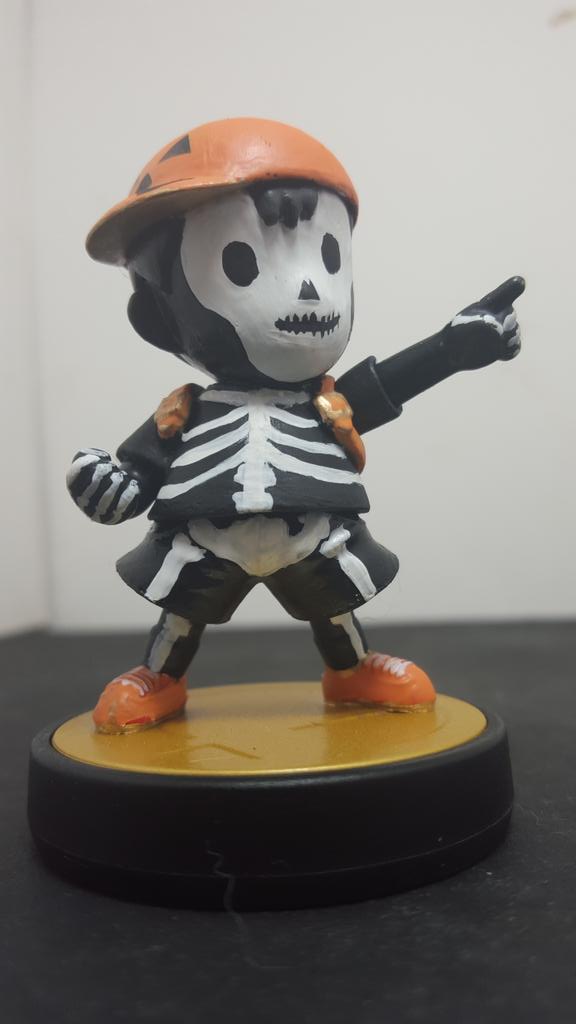DNACustomAmiibo's tweet photo. Here's our #Halloween themed Skeleton man #Ness we did for @MrPeoplesjr :) #customamiibo #amiibo #nintendo http://t.co/y3fHYbVmNF