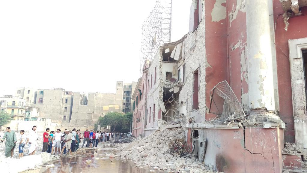 انفجار سيارة مفخخة قرب القنصلية الإيطالية بالقاهرة CJm4P-7WUAAryiV