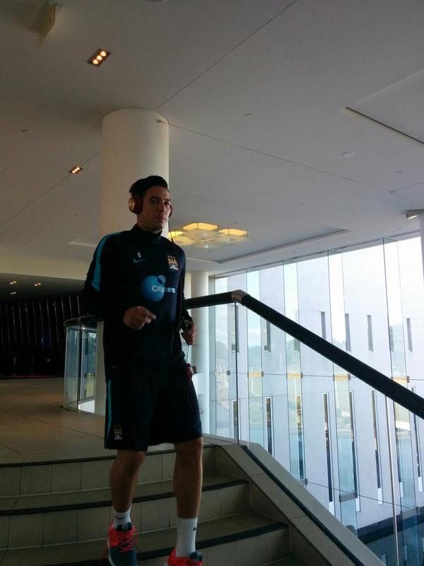 SamNasriFans's tweet photo. Samir Nasri have arrived at Australia http://t.co/BtZJLn7R3V