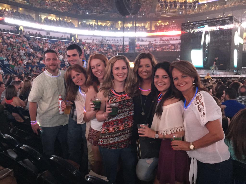 GarthNOLARow19's tweet image. HERE WE ARE #row19 #GarthInNewOrleans #GarthBrooks @garthbrooks