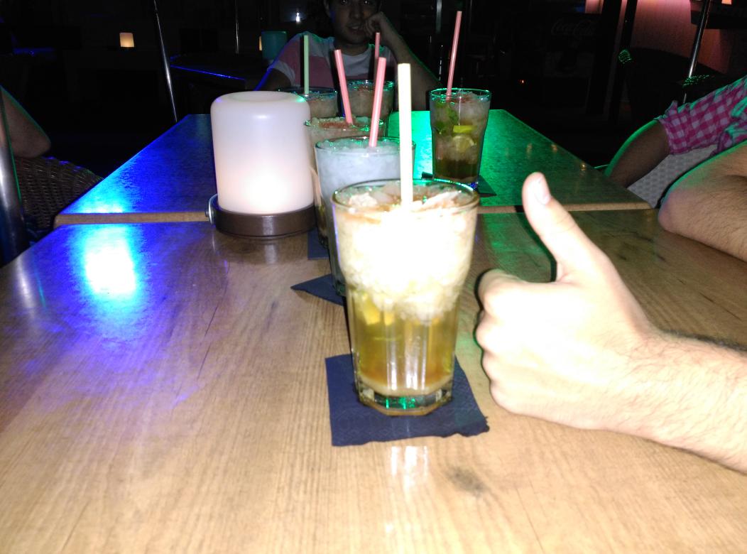 CarlosAriasRdz's tweet photo. Postureo Mojito! @jose_angel941 @manolonavarrete @antonio_1594 @franciscojose08 y #Jesús http://t.co/yMMXESC8Vv