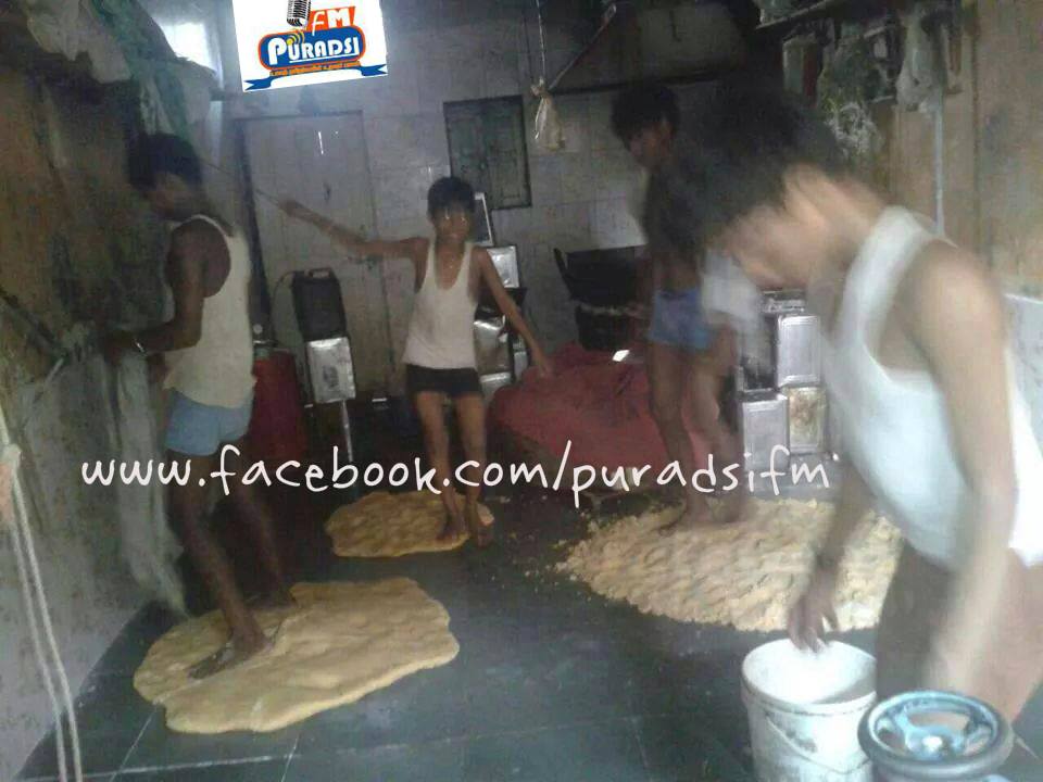 JaysagarG's tweet photo. More than 1000 Pani-puri thelas accros Mumbai , street,gutter,public toilets!
#Kushvijay #hygiene #batch1517 http://t.co/gdnKa2C32L