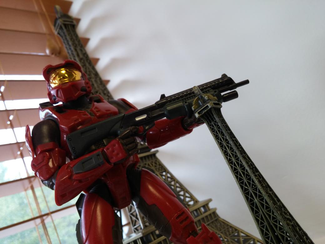 Pat_Snagged's tweet photo. #Masterchief with the #Eiffeltower #halo http://t.co/aa3yjxXUL4
