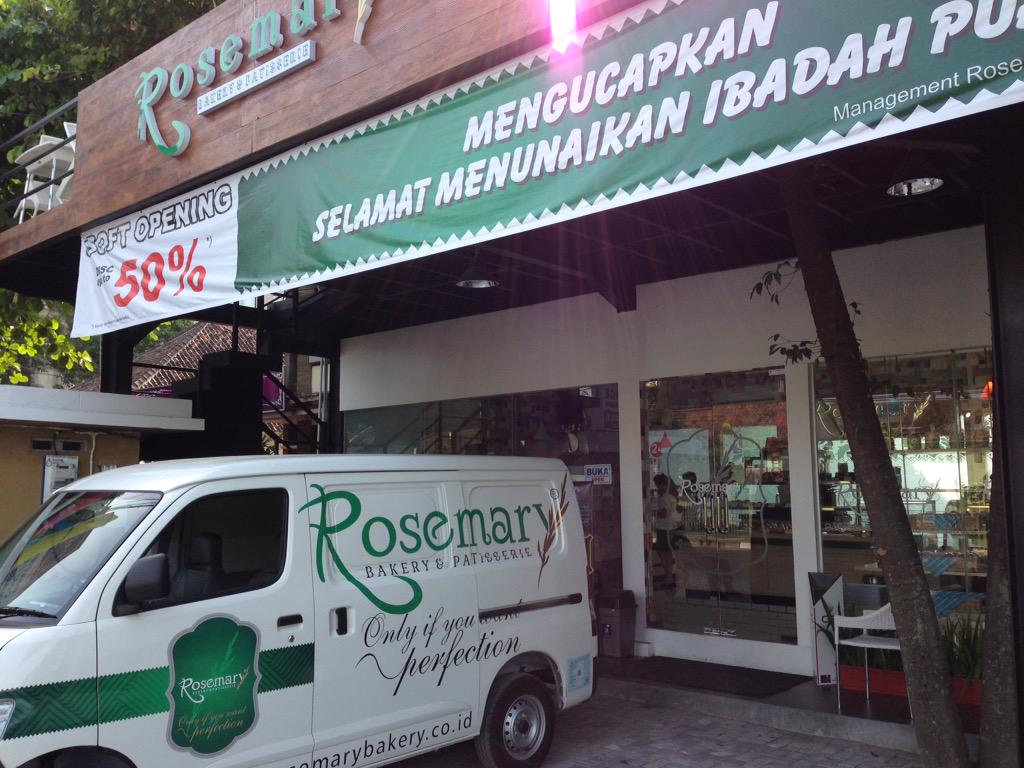 sweetfosid's tweet photo. Alhamdulillah, hr ini running perdana sweetfos di Rosemary Bakery and Parisserie, jl AM Sangaji Jogja! http://t.co/1giBtth4CJ